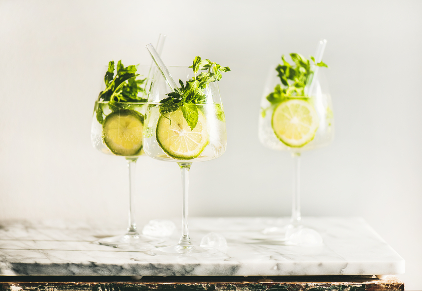 Cocktail Hugo: tutto quello che bisogna sapere sullo Spritz bianco Cocktail Hugo: tutto quello che bisogna sapere sullo Spritz bianco